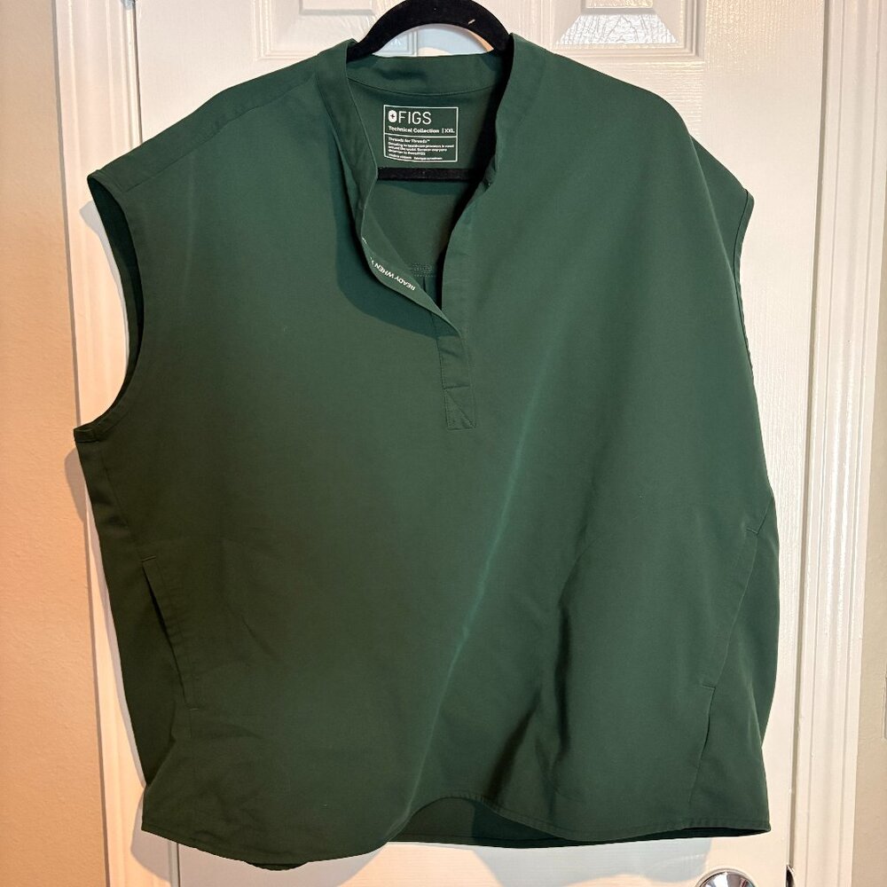 British Racing Green Rafaela Oversized Scrub Top™
